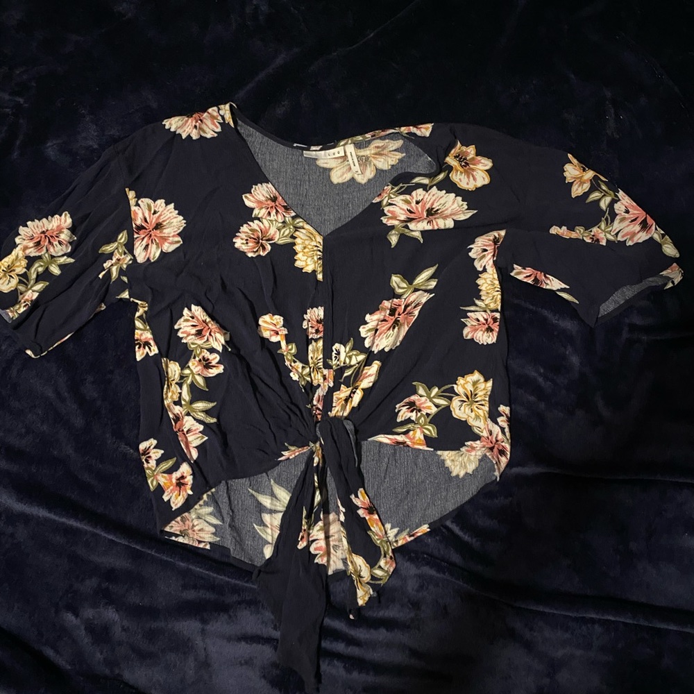LUQ floral top.